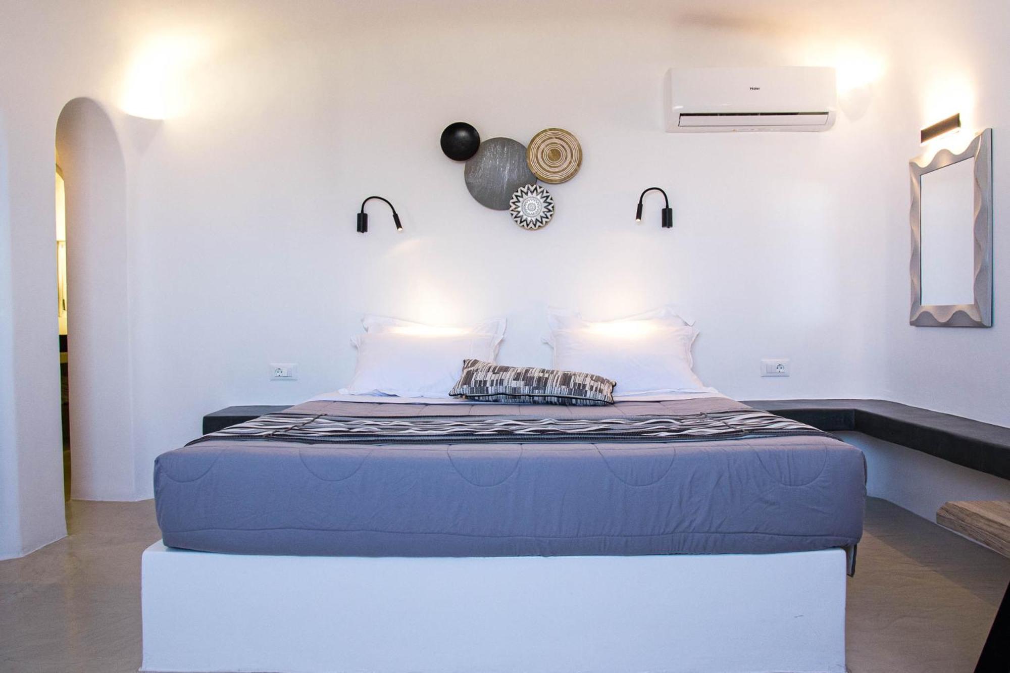 Andreas Hospitality Fira (Santorini)